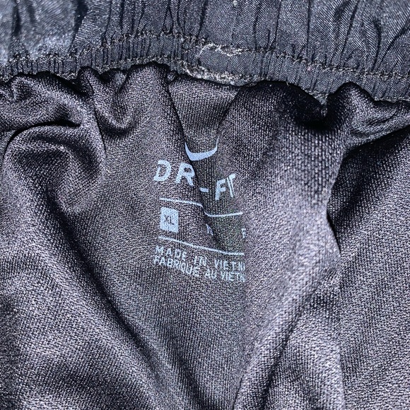Dark gray Nike shorts - Picture 4 of 4